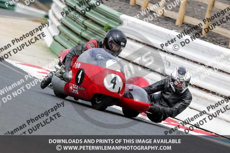 Vintage motorcycle club;eventdigitalimages;mallory park;mallory park trackday photographs;no limits trackdays;peter wileman photography;trackday digital images;trackday photos;vmcc festival 1000 bikes photographs